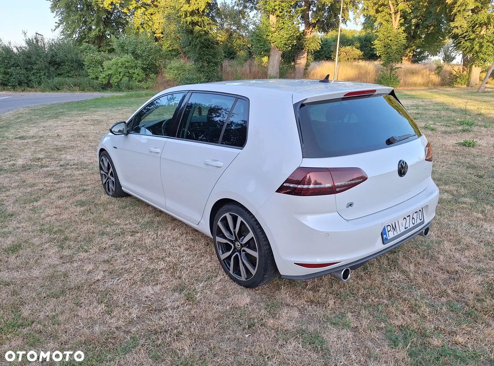 Volkswagen Golf - 14