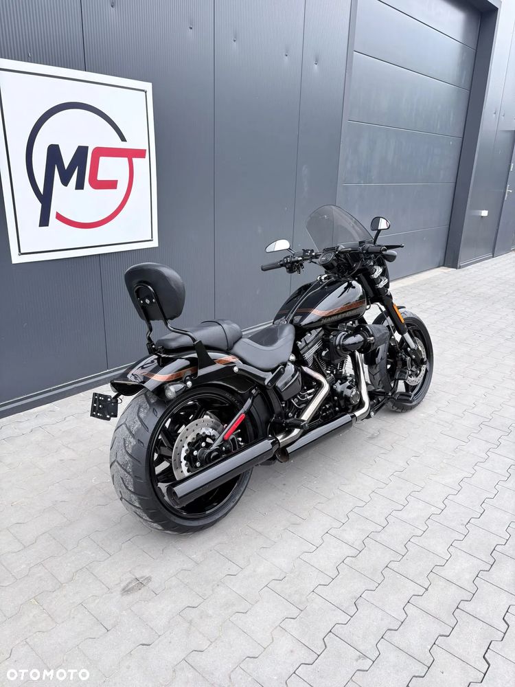 Harley-Davidson Softail Breakout - 3