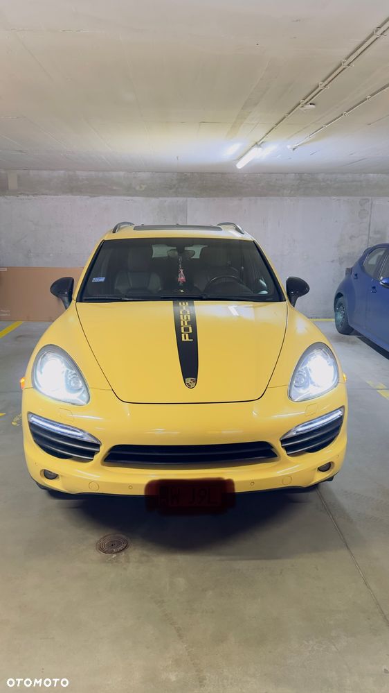 Porsche Cayenne - 1
