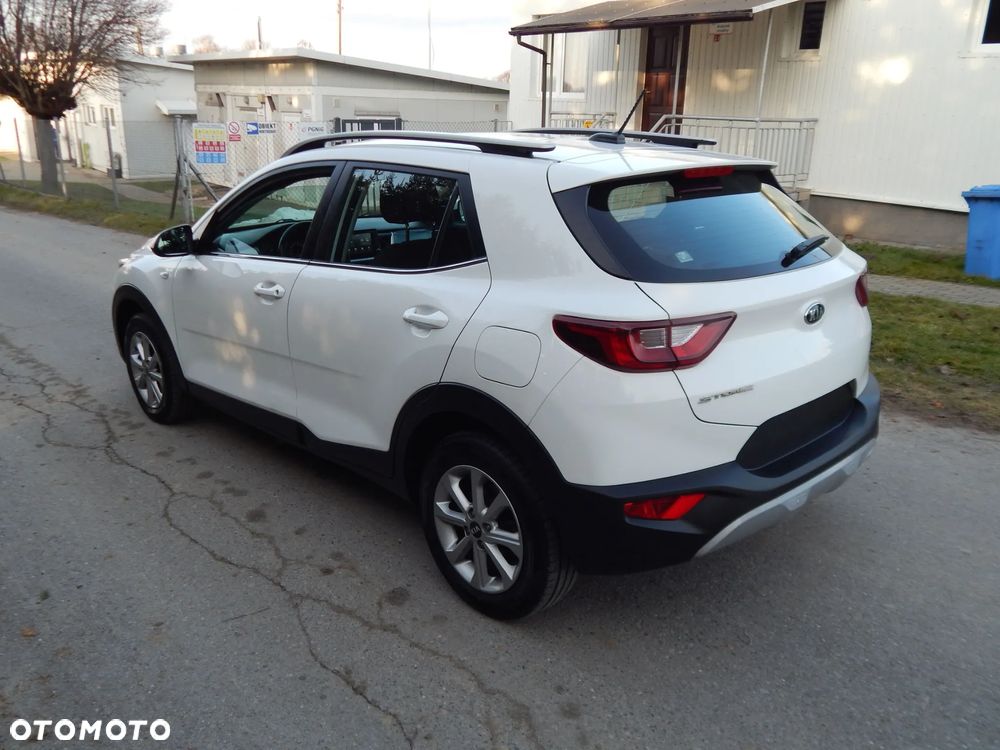 Kia Stonic 1.4 L - 11