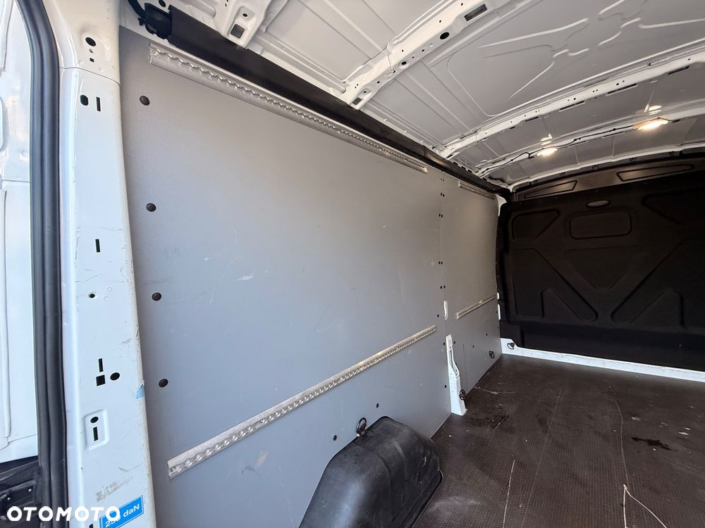 Ford Transit - 21