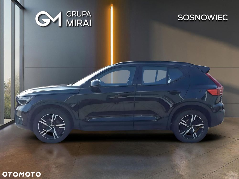 Volvo XC 40 B3 Plus Dark - 2