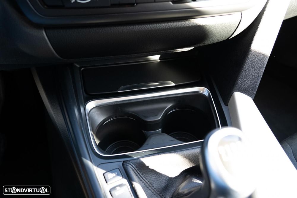 BMW 318 d - 15