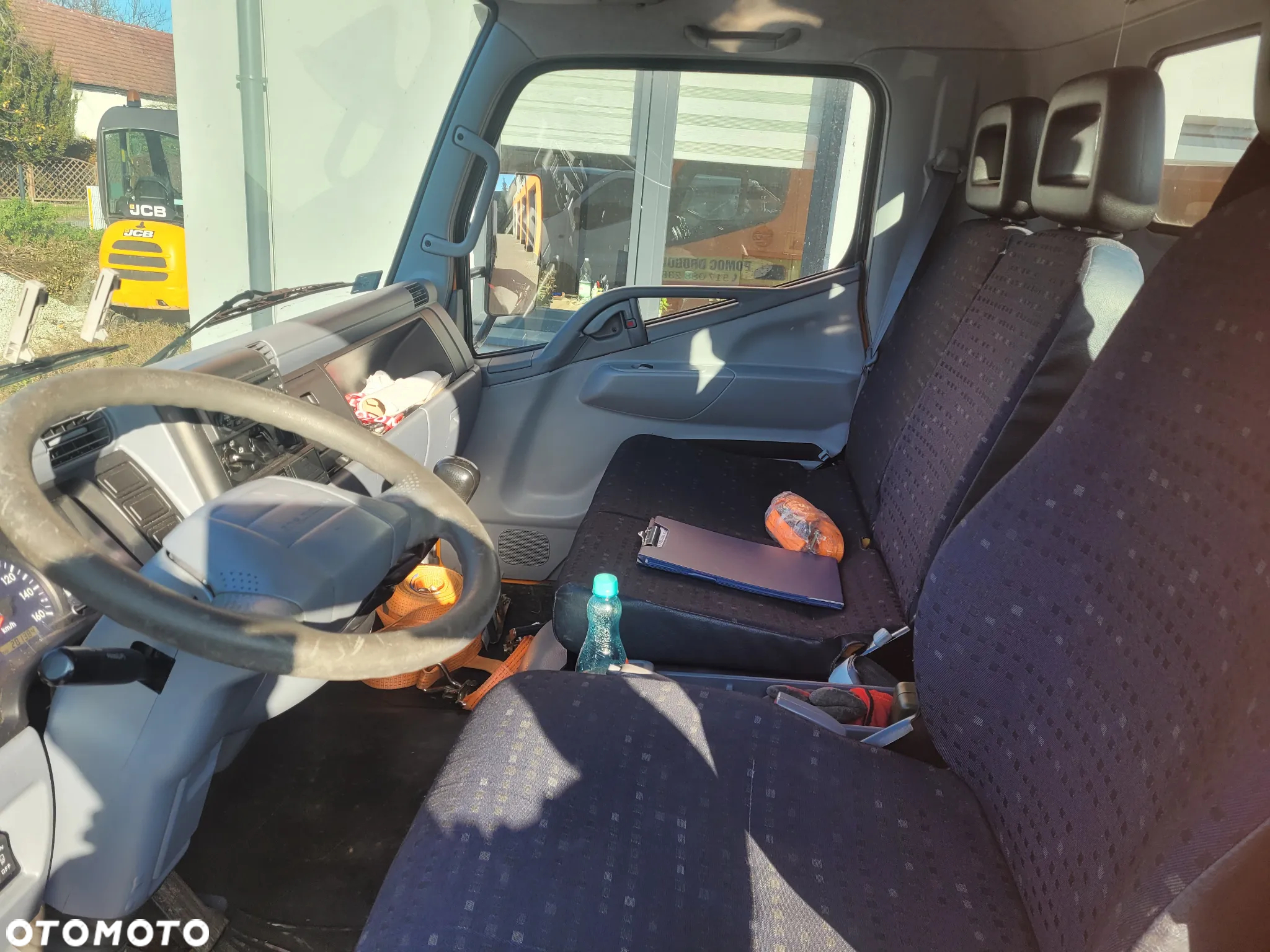 Mitsubishi CANTER - 11