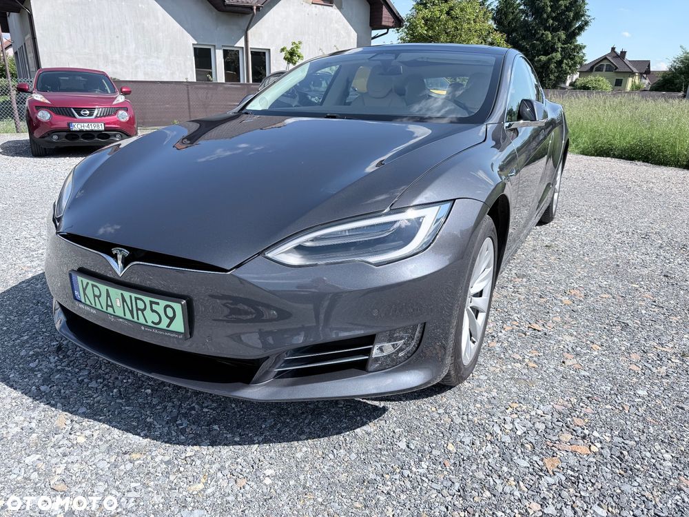 Tesla Model S - 2