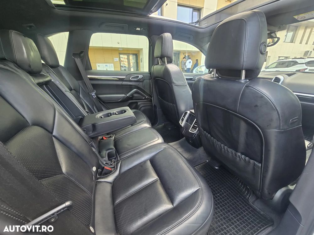 Porsche Cayenne - 19