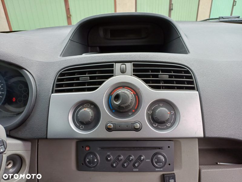 Renault Kangoo 1.6 16V Helios - 8