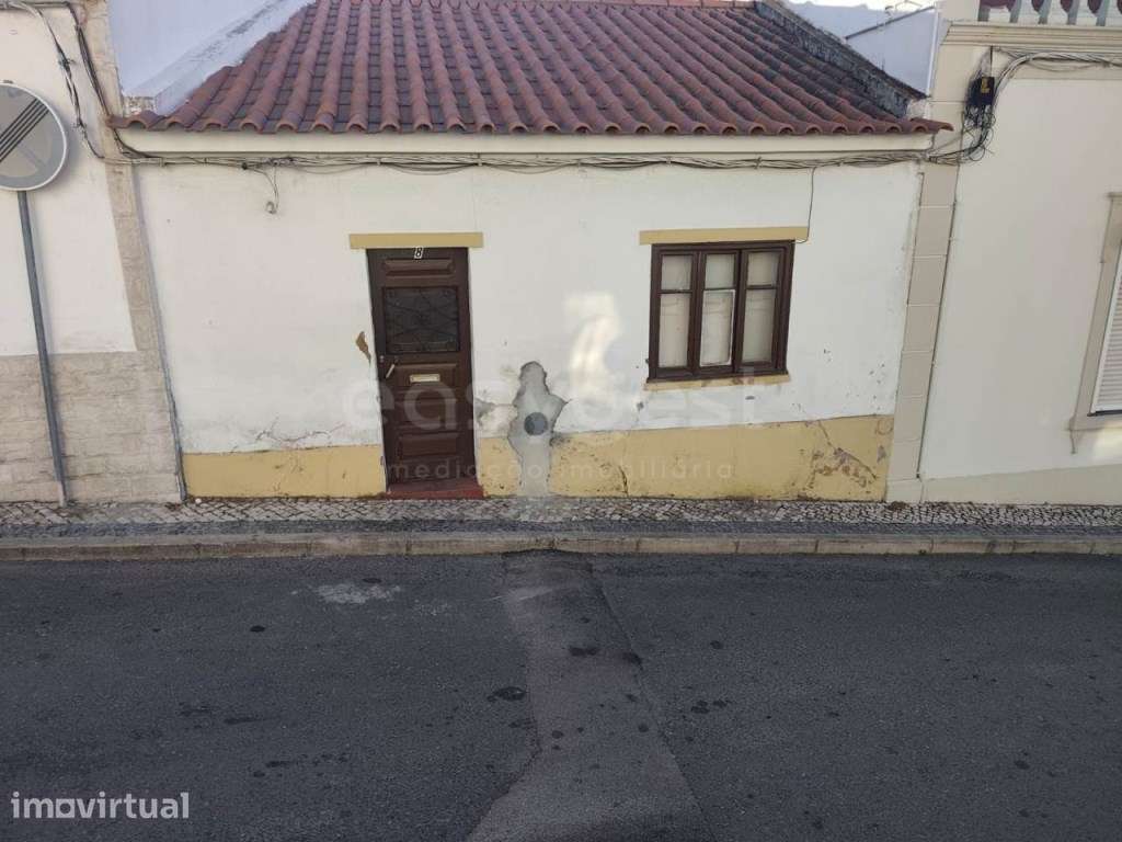 Moradia T3 para Recuperar com Logradouro no Centro de Aljustrel - Grande imagem: 2/18