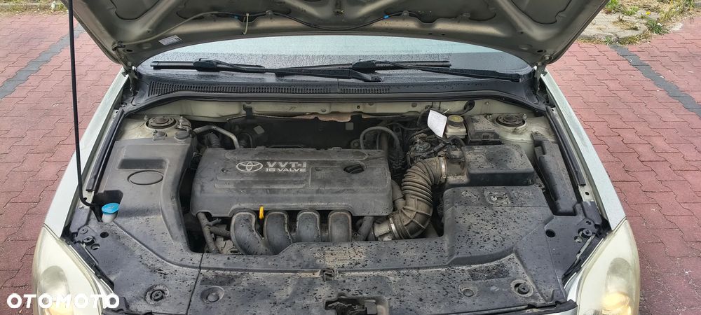 Toyota Avensis 1.8 VVT-i Sol - 15