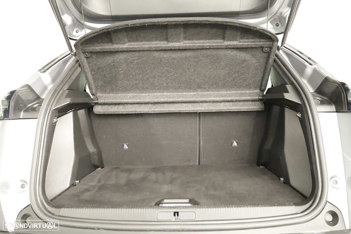 Peugeot 2008 1.2 PureTech Allure - 24