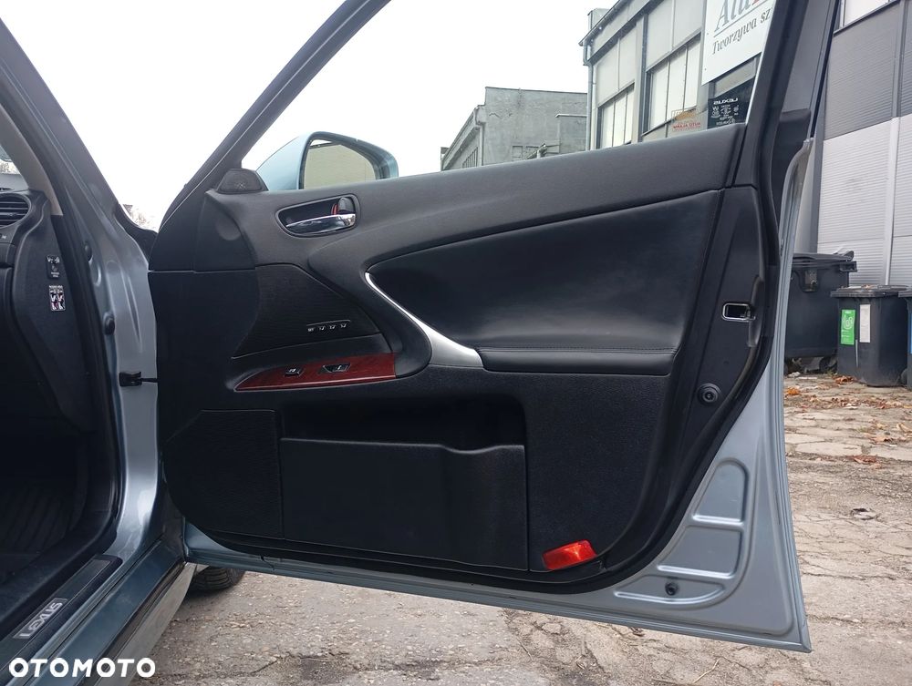 Lexus IS 250 Prestige - 16