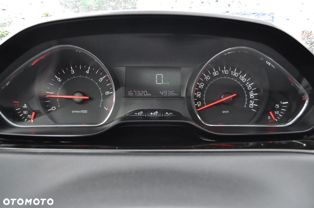 Peugeot 208 1.2 VTi Allure - 22