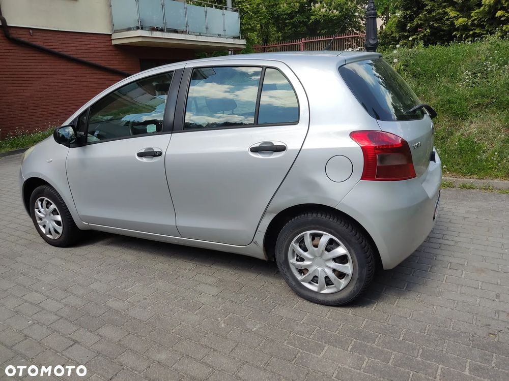 Toyota Yaris - 4