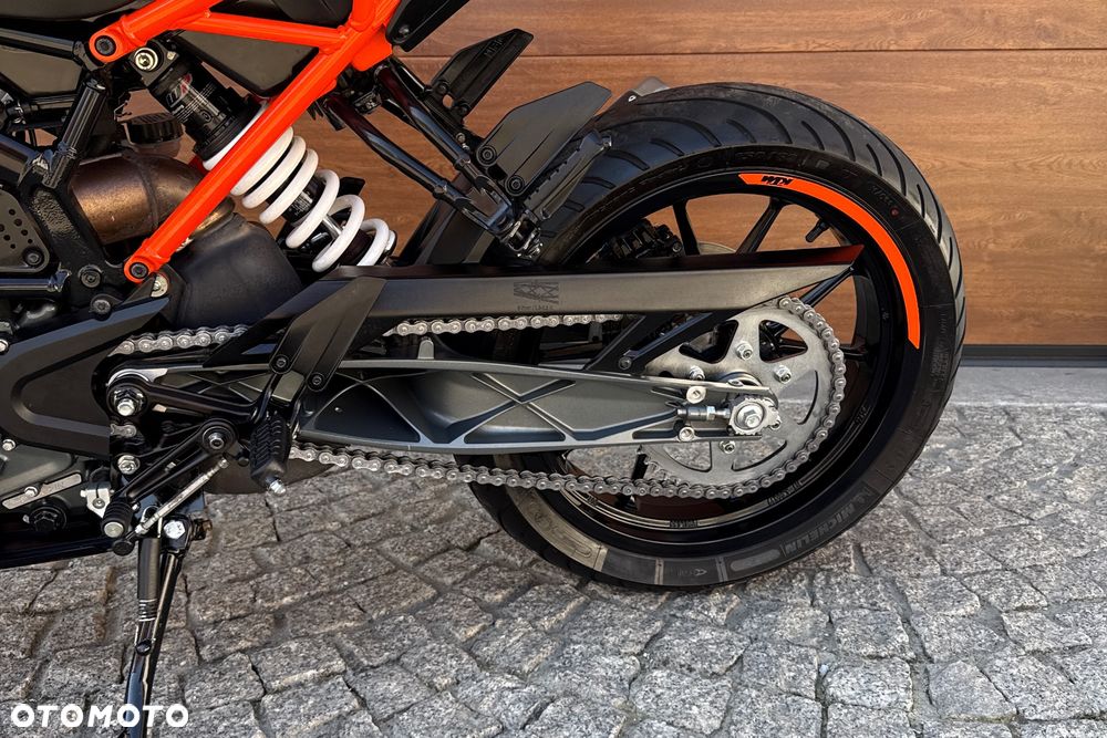 KTM Duke 125 - 22