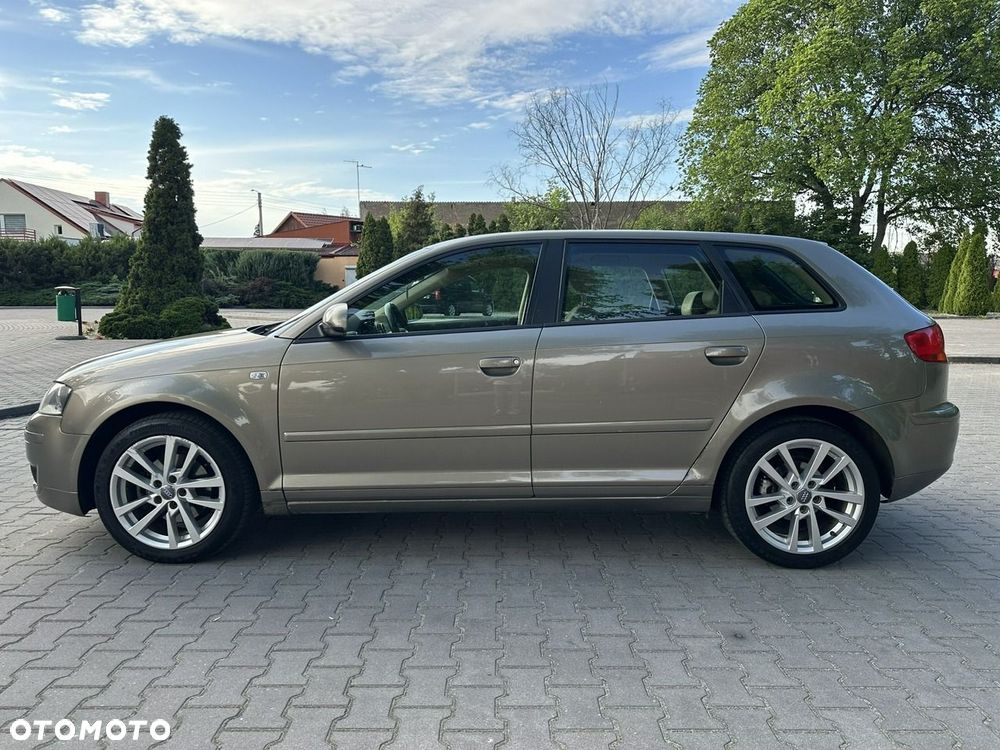 Audi A3 Sportback - 2
