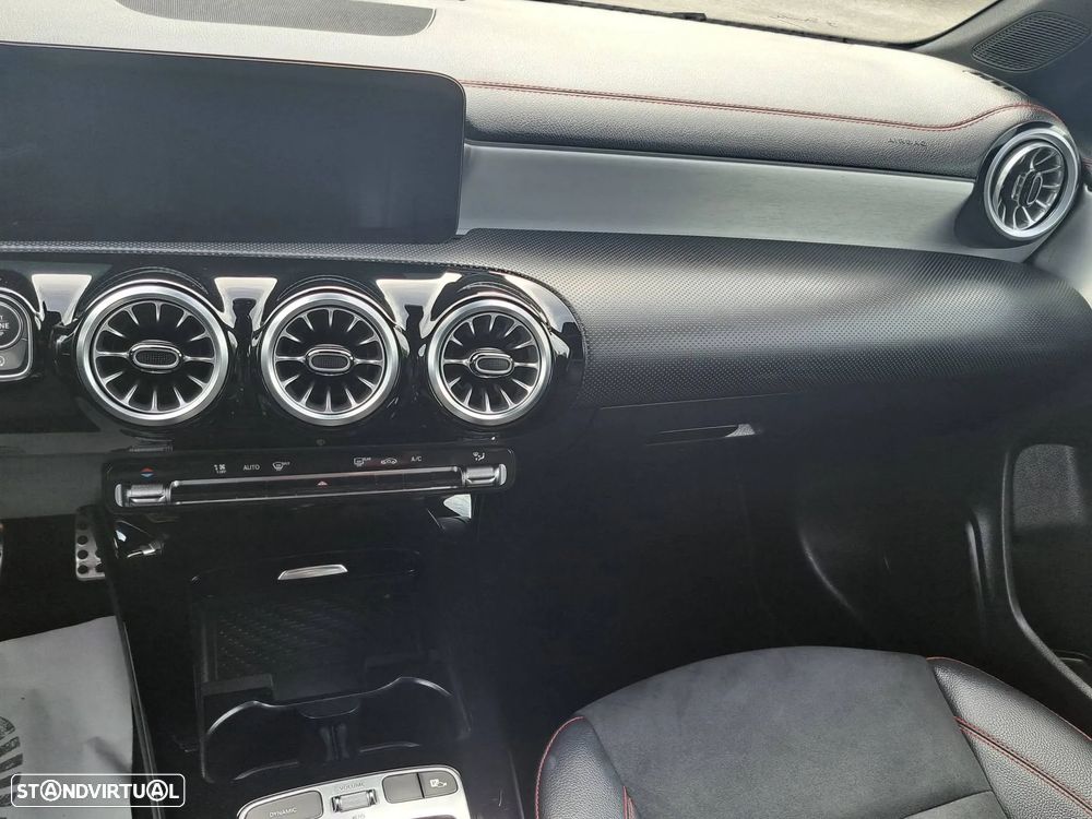 Mercedes-Benz CLA 180 d Shooting Brake AMG Line Aut. - 17
