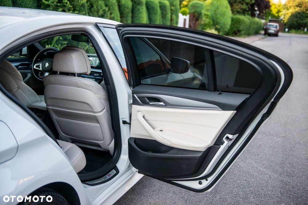 BMW Seria 5 520d xDrive MHEV M Sport sport - 28