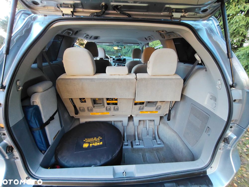 Toyota Sienna 3.5 V6 - 6