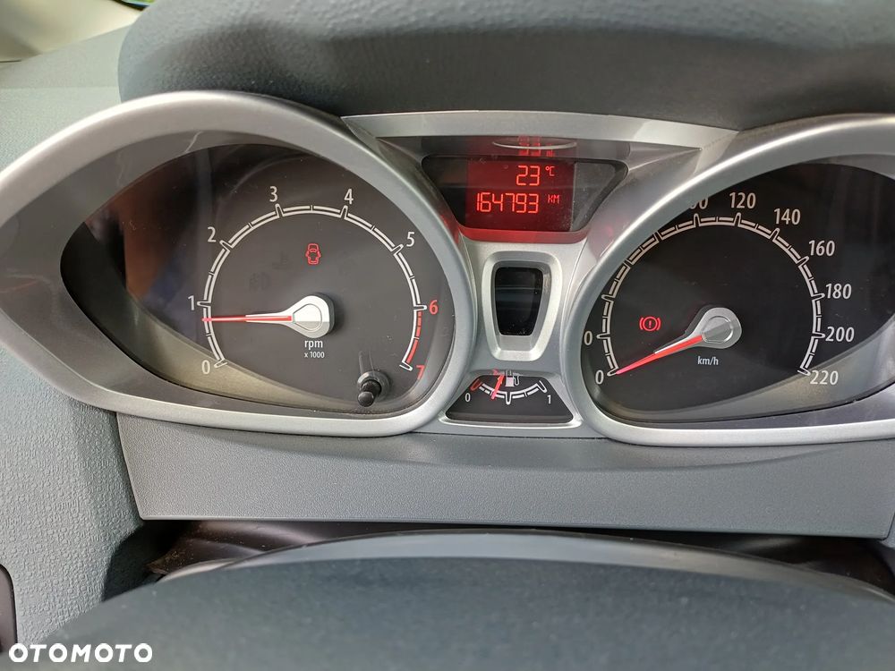 Ford Fiesta 1.4 Titanium - 16