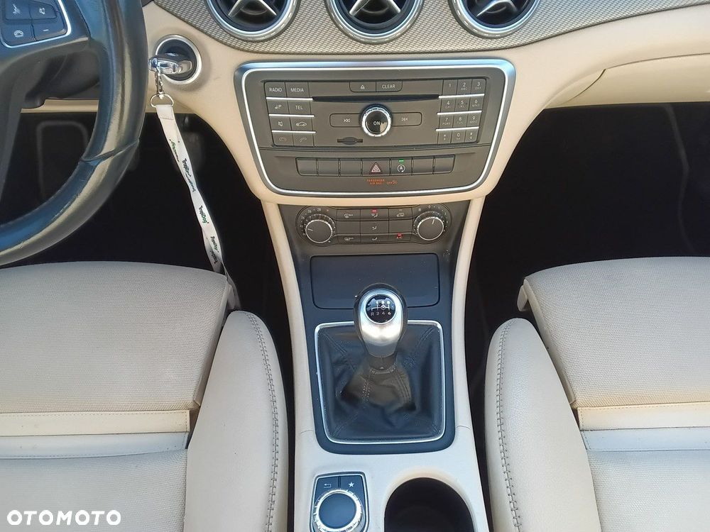 Mercedes-Benz GLA - 17