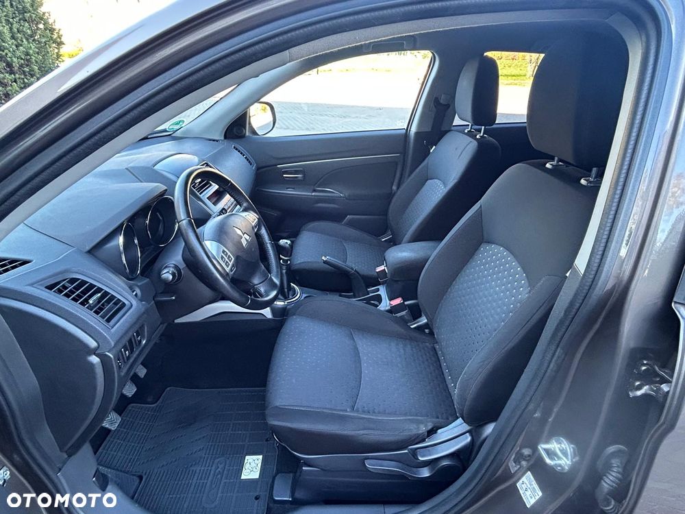Mitsubishi Outlander 2.2 DI-D 2WD Plus - 19