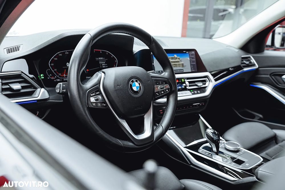 BMW Seria 3 318i Aut. Luxury Line - 20