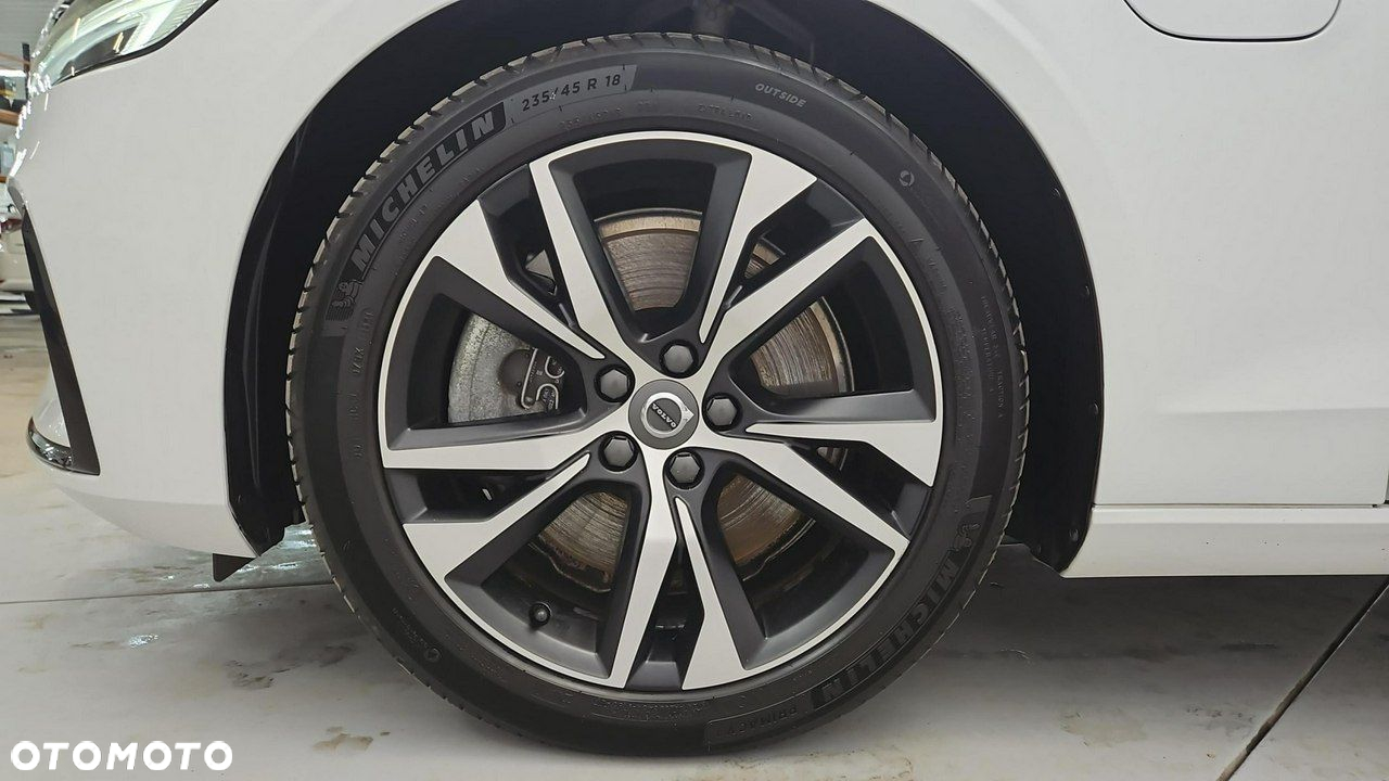 Volvo V60 T8 AWD Plug-In Hybrid R-Design - 27