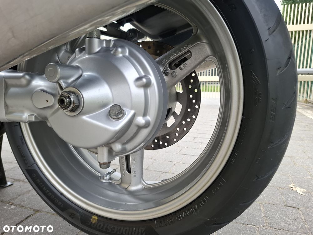 Yamaha FJR - 31