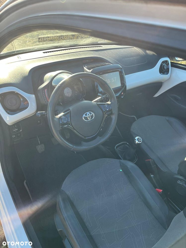 Toyota Aygo x-play - 8