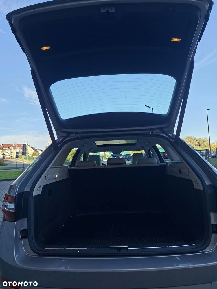 Skoda Superb 2.0 TDI Style DSG - 16