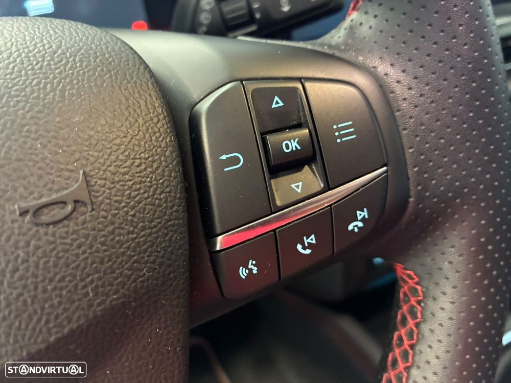 Ford Focus 1.0 EcoBoost MHEV ST-Line - 26