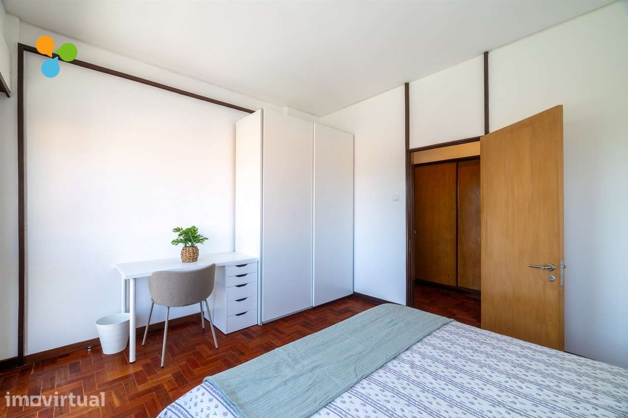 Quarto T5 Arrendamento em Cedofeita, Santo Ildefonso, Sé, Miragaia, Sã - Grande imagem: 2/26