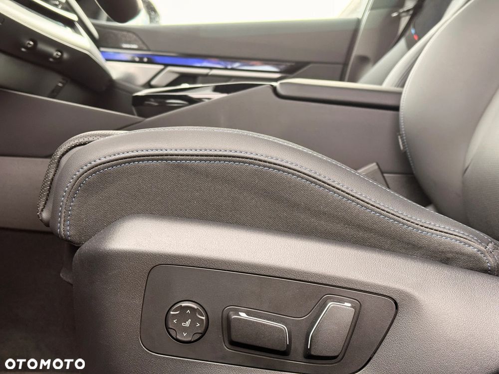 BMW Seria 5 520i - 31