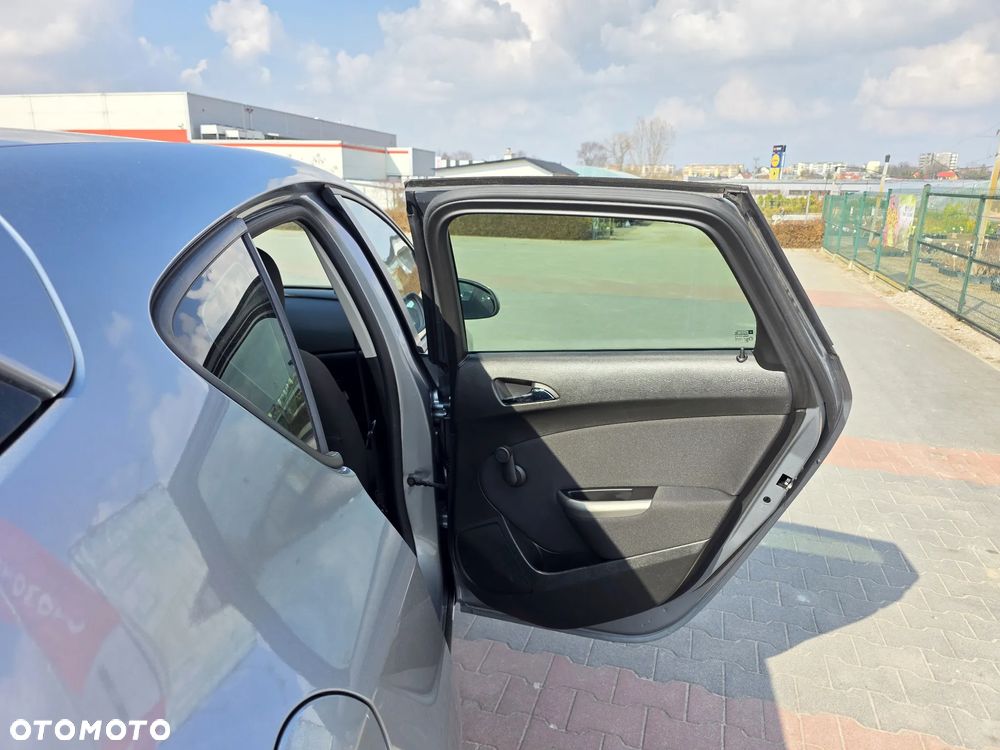 Opel Astra 1.4 Turbo - 11
