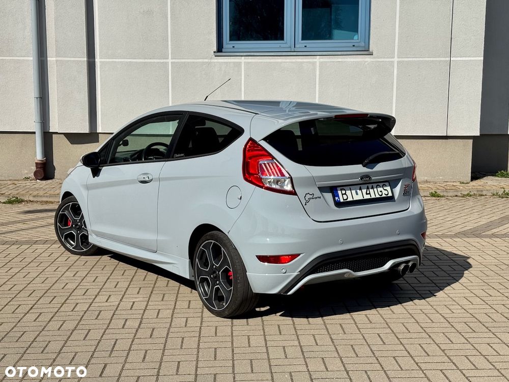 Ford Fiesta ST200 - 9