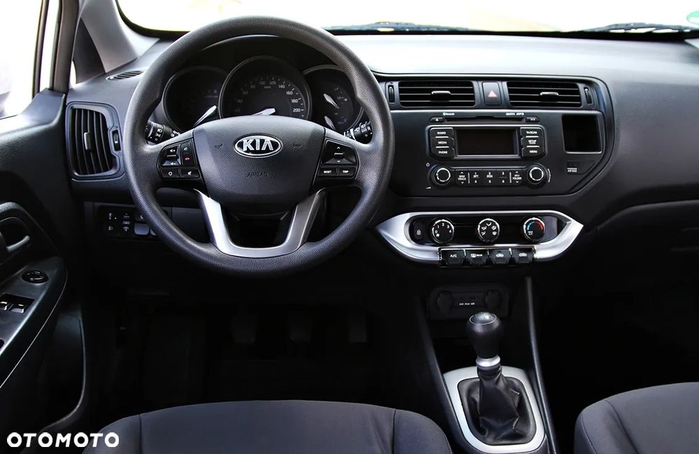 Kia Rio 1.2 L - 16
