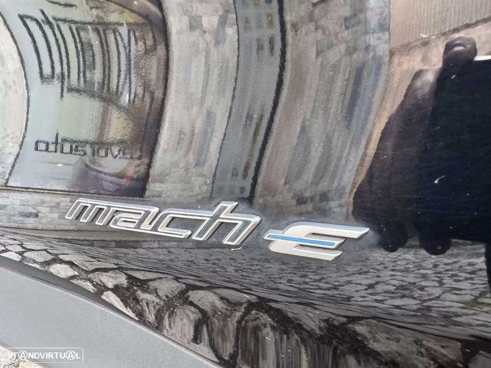 Ford Mustang Mach-E 75.7 kWh Premium AWD - 30