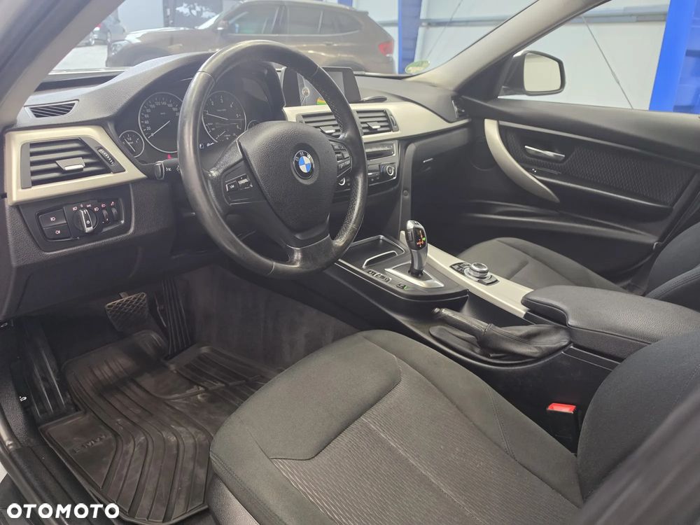 BMW Seria 3 318d Advantage - 22