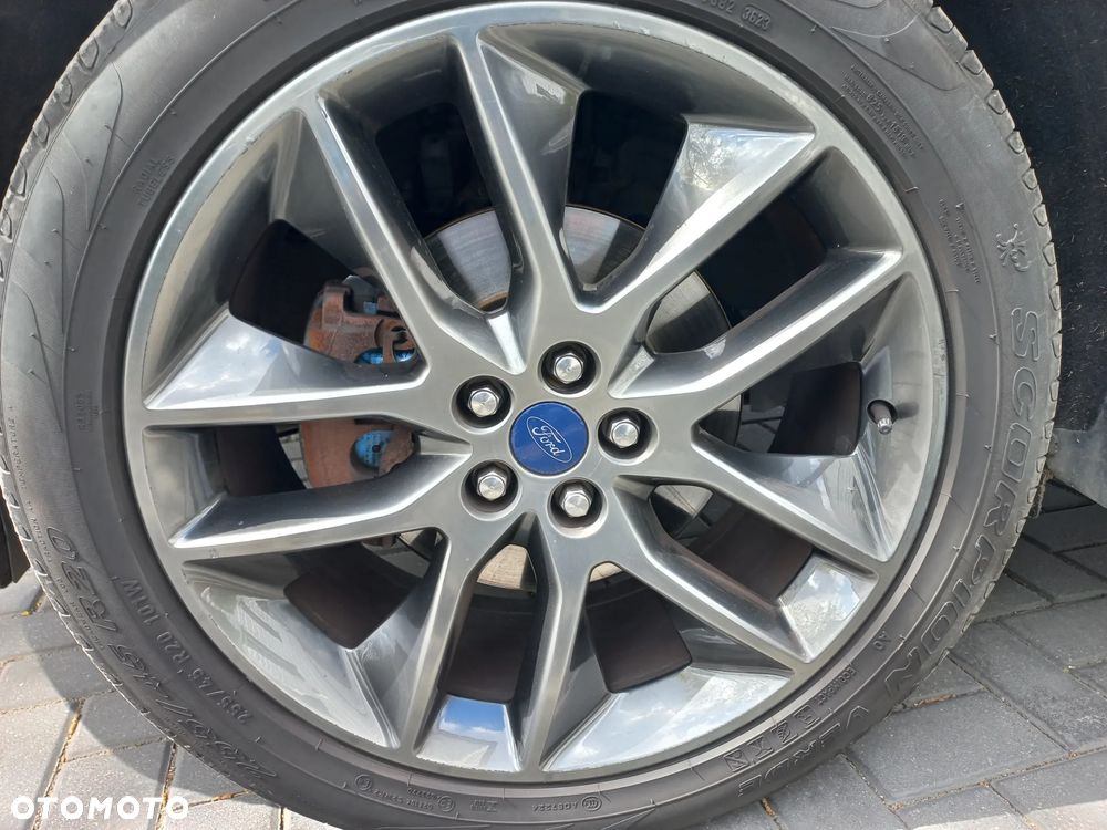 Ford Edge - 12