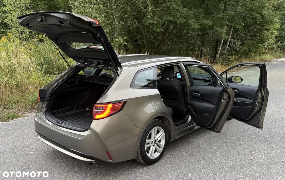 Toyota Corolla 1.8 Hybrid Comfort - 10