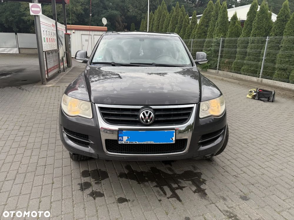 Volkswagen Touareg - 1