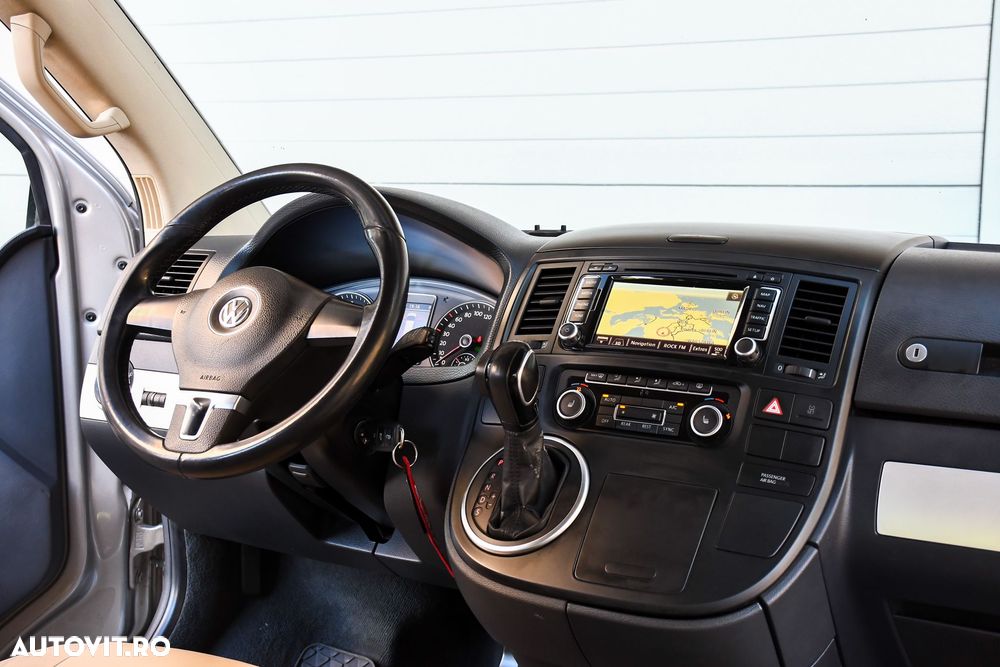 Volkswagen Multivan - 11