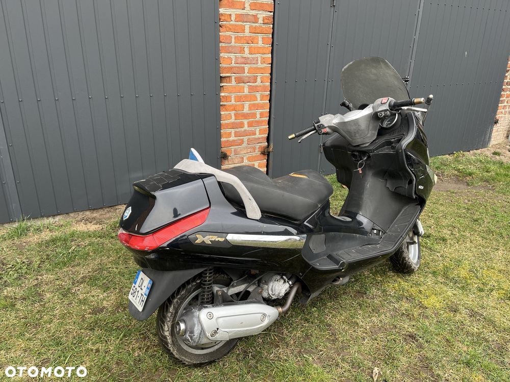 Piaggio Xevo 125 x-evo na części czasza Błotnik linka silnik gaźnik - 3