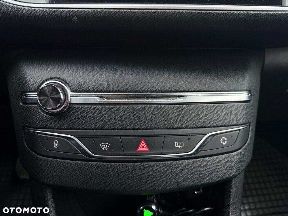 Peugeot 308 1.2 PureTech Active S&S - 22