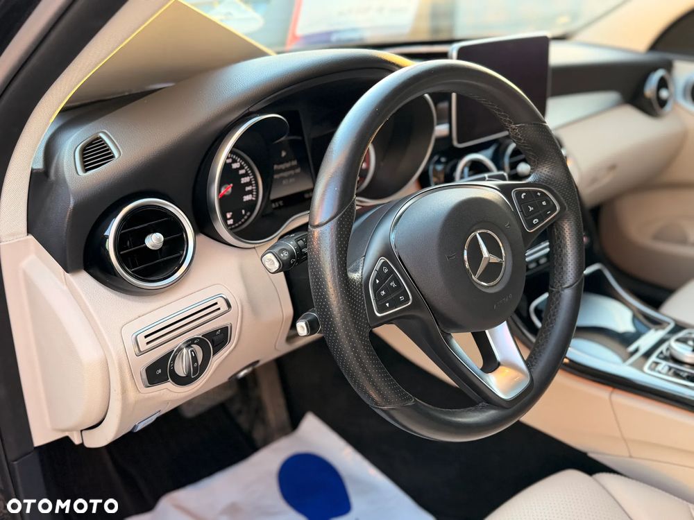 Mercedes-Benz Klasa C 200 4-Matic 7G-TRONIC - 16