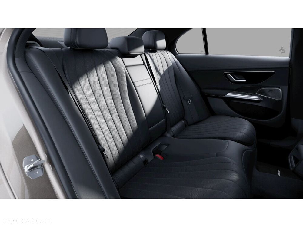 Mercedes-Benz Klasa E 220 d mHEV 4-Matic AMG 9G-Tronic - 10