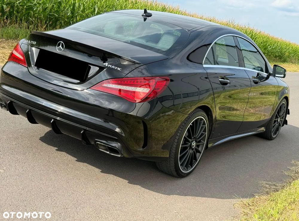 Mercedes-Benz CLA 250 4-Matic AMG Line - 8