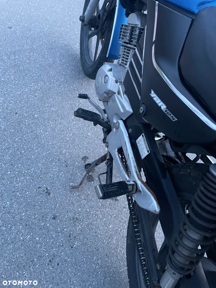 Yamaha YBR - 8