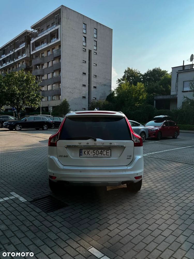 Volvo XC 60 T5 AWD Momentum - 9