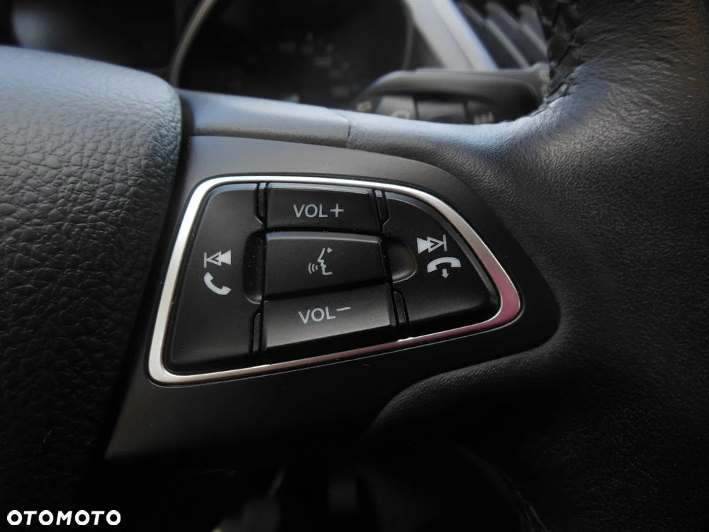 Ford Kuga 1.5 EcoBoost 2x4 Titanium - 15